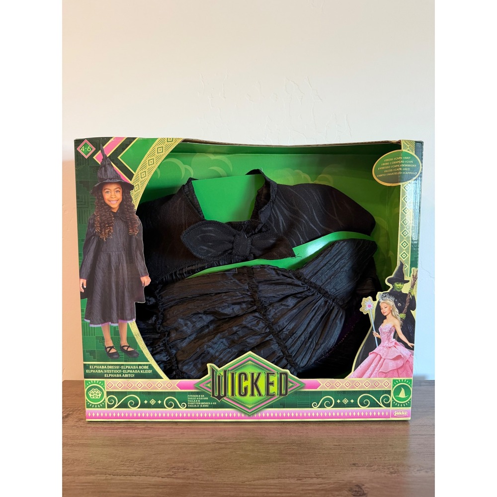 Wicked Halloween costume elphaba